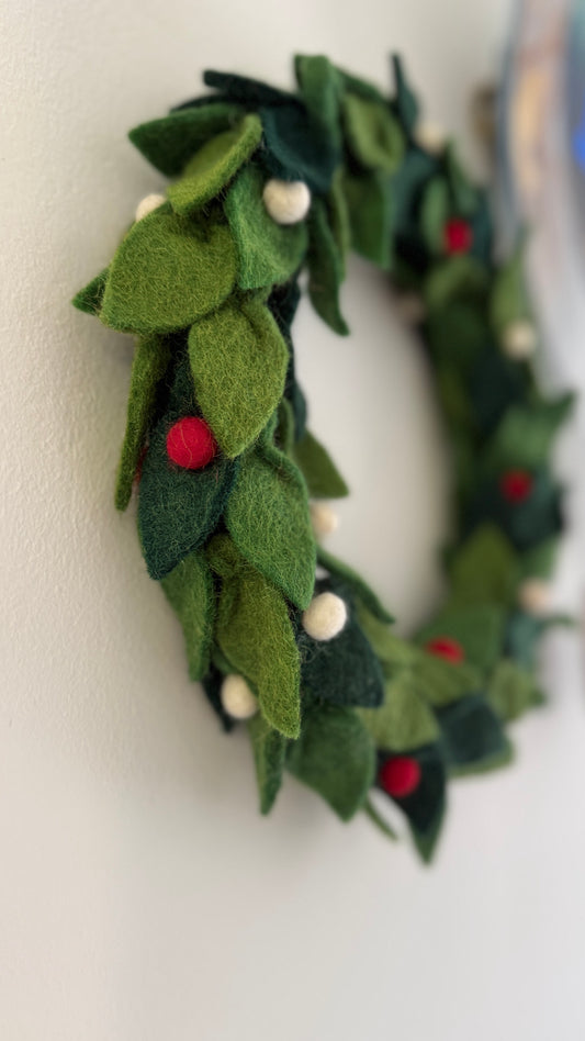 Christmas Pom Decorations – Handmade Felt Wreath